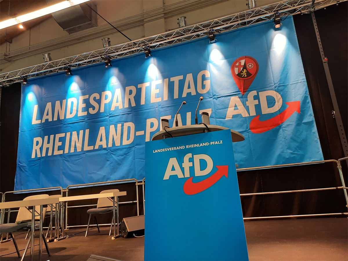 Landesparteitag AfD Rheinland-Pfalz - Bühne